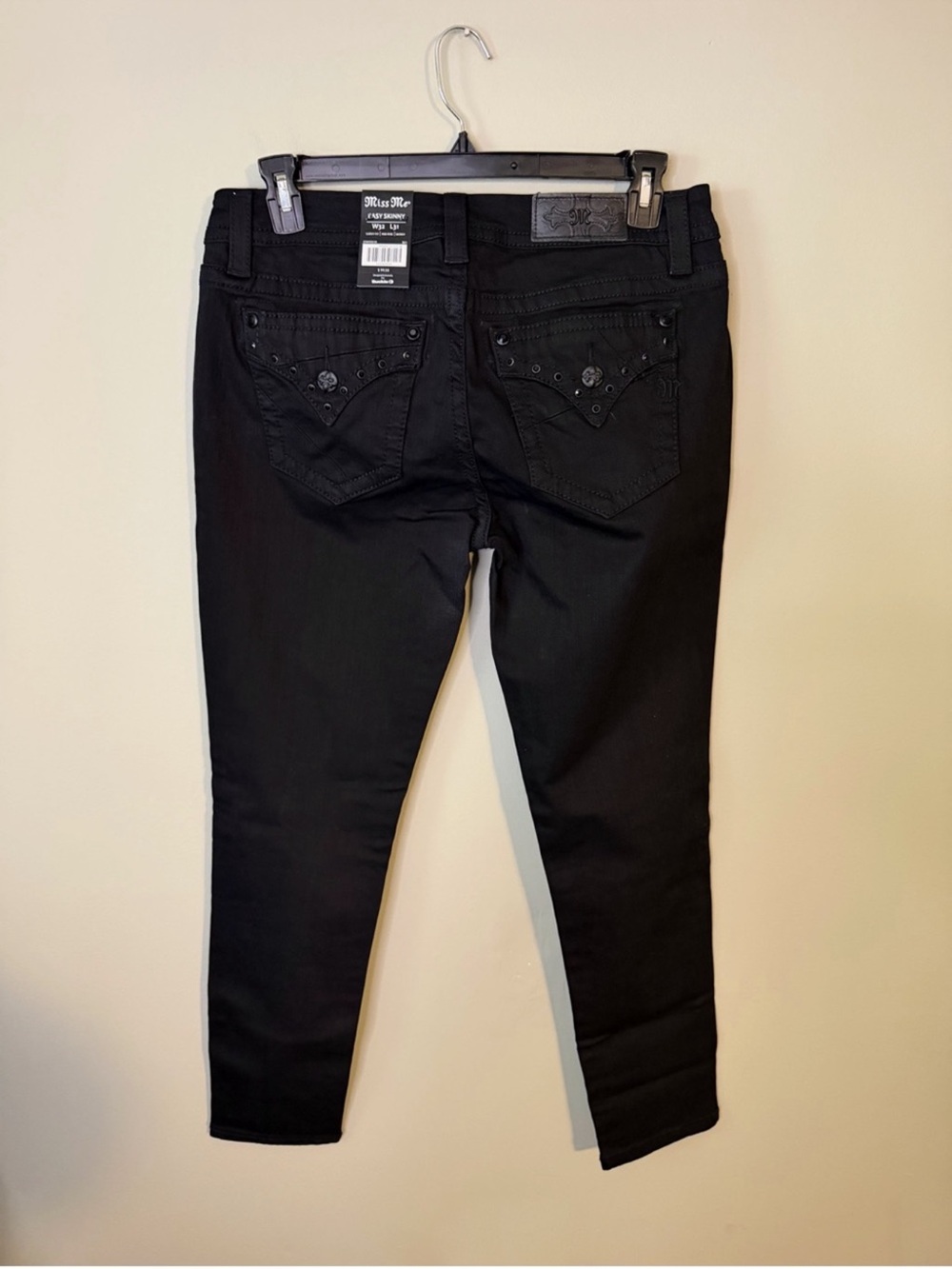 New With Tags Y2K Gorgeous Miss Me Mid-Rise Easy Skinny Jeans Embellished Pocket